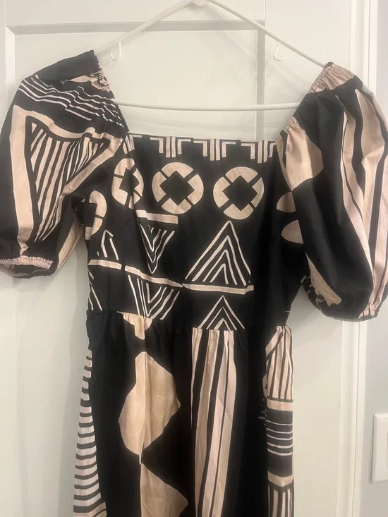 Express Black Smocked Puff Sleeve Midi Dress Size S - Picture 3 of 4